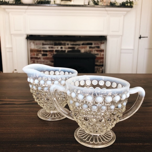 VINTAGE hobnail creamer and sugar container - Picture 2 of 6